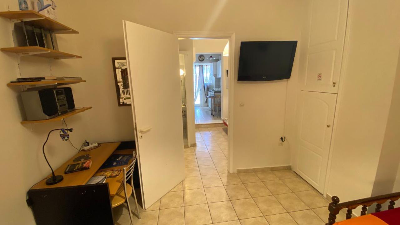 Patras Centre Apartment Buitenkant foto