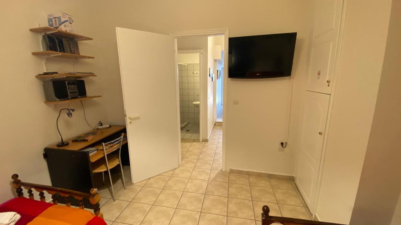 Patras Centre Apartment Buitenkant foto